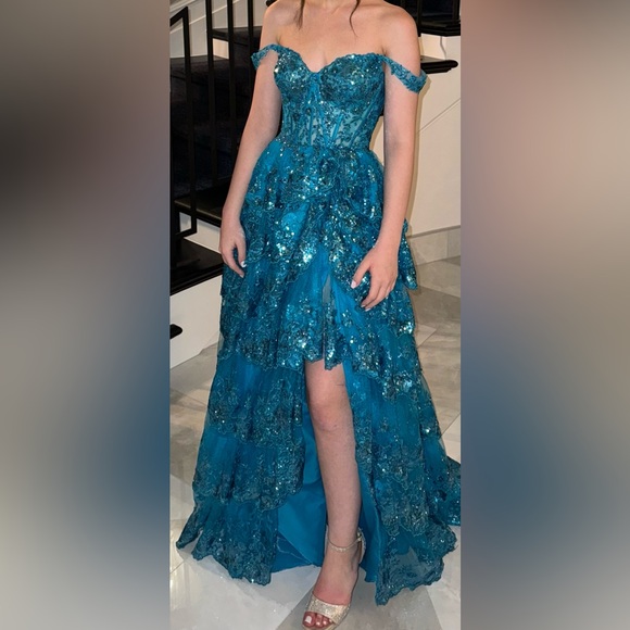 green emerald velvet dress Sherri Hill 55500 main image 1